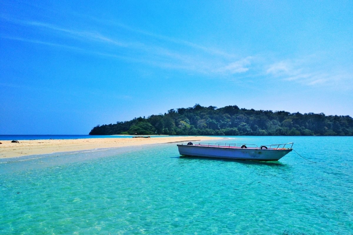 a group of islands in the Bay of Bengal.